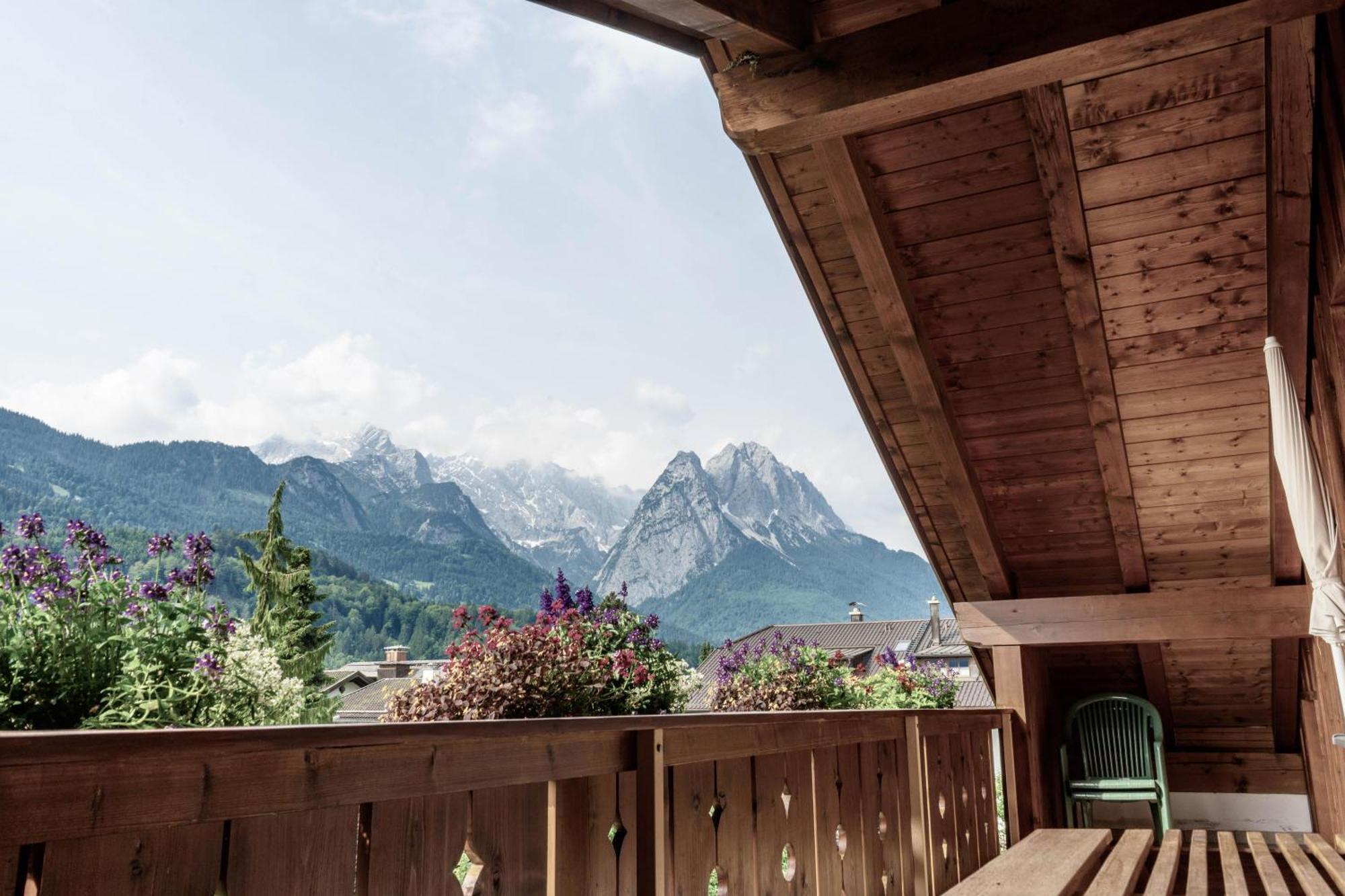 Gaestehaus Quirin Garmisch-Partenkirchen Exterior photo